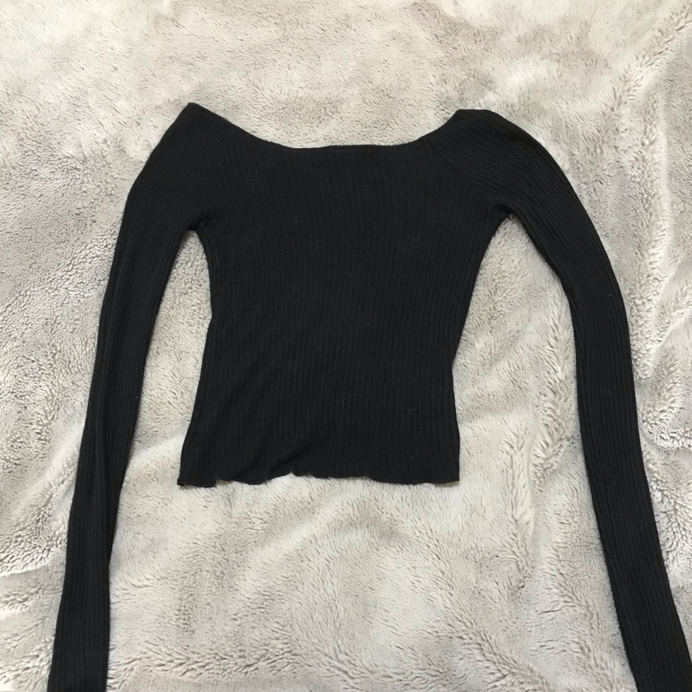 Brandy Melville long sleeve crop top